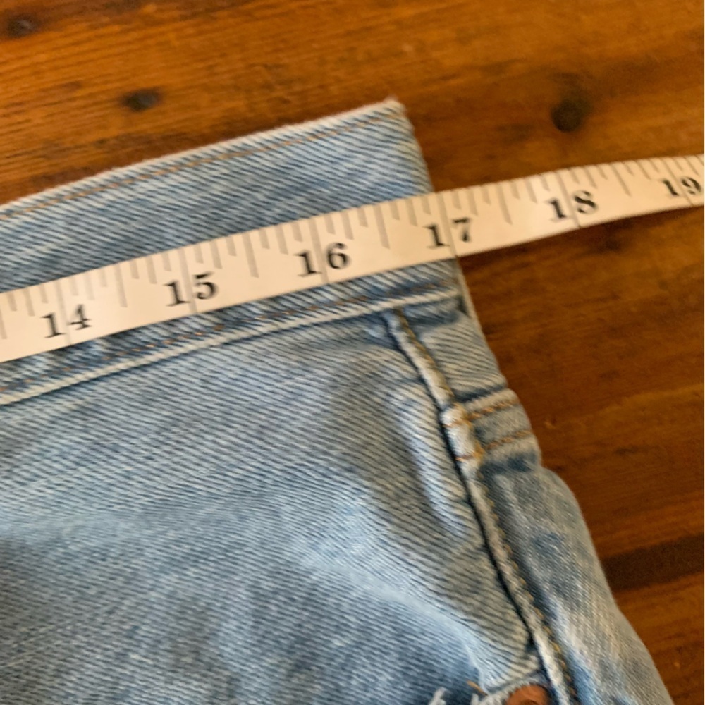Levi’s 501 Buttonfly High Rise Super Distressed Light Wash Denim Shorts Sz 31 - Picture 8 of 10